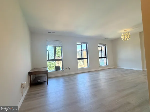 $2,000 | 1719 Gainesville Street Southeast, Unit 301, Washington, DC 20020