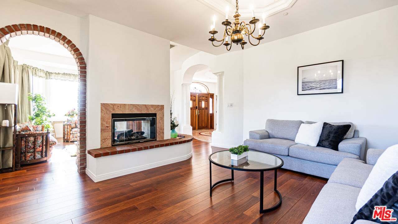 7449 Studio Road Canoga Park, CA 91304 - Photo 15 of 68