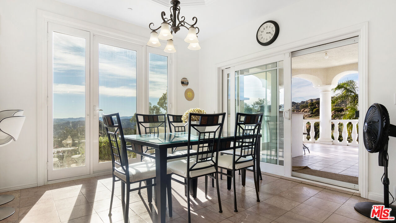 7449 Studio Road Canoga Park, CA 91304 - Photo 17 of 67