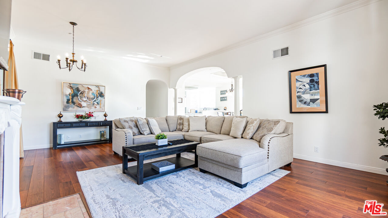 7449 Studio Road Canoga Park, CA 91304 - Photo 19 of 67