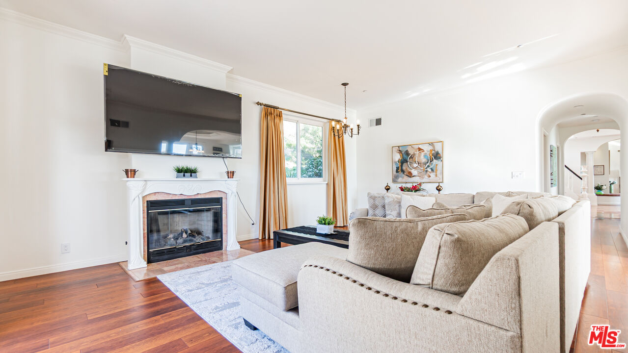 7449 Studio Road Canoga Park, CA 91304 - Photo 22 of 68