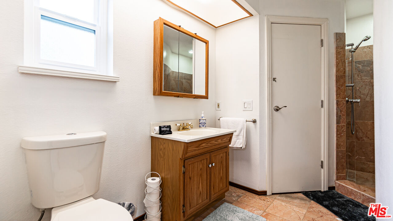 7449 Studio Road Canoga Park, CA 91304 - Photo 22 of 67