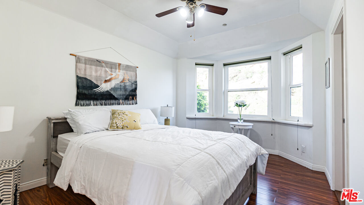 7449 Studio Road Canoga Park, CA 91304 - Photo 28 of 68