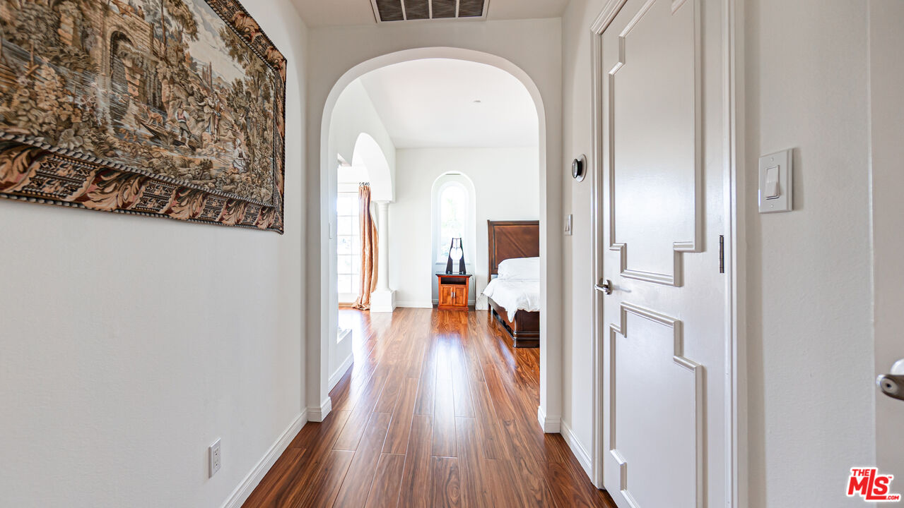 7449 Studio Road Canoga Park, CA 91304 - Photo 30 of 68