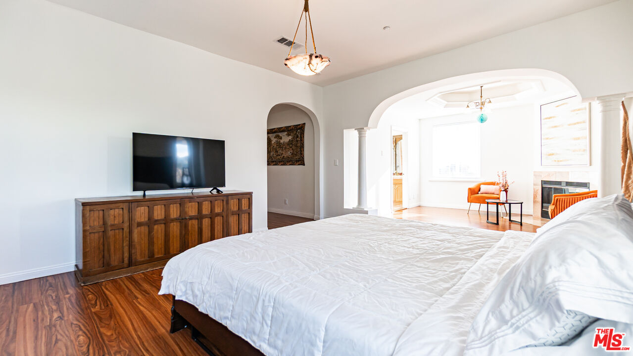 7449 Studio Road Canoga Park, CA 91304 - Photo 31 of 68