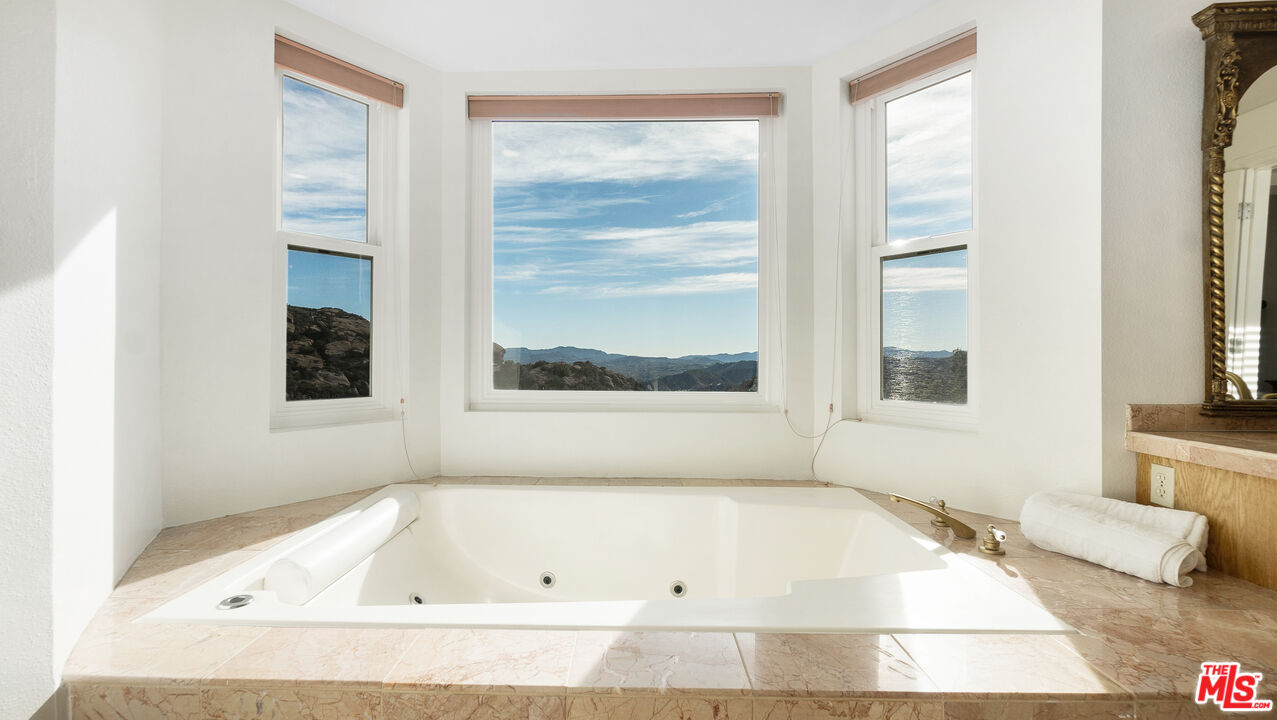 7449 Studio Road Canoga Park, CA 91304 - Photo 41 of 68