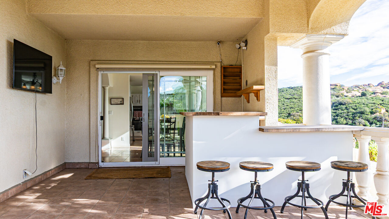 7449 Studio Road Canoga Park, CA 91304 - Photo 43 of 68