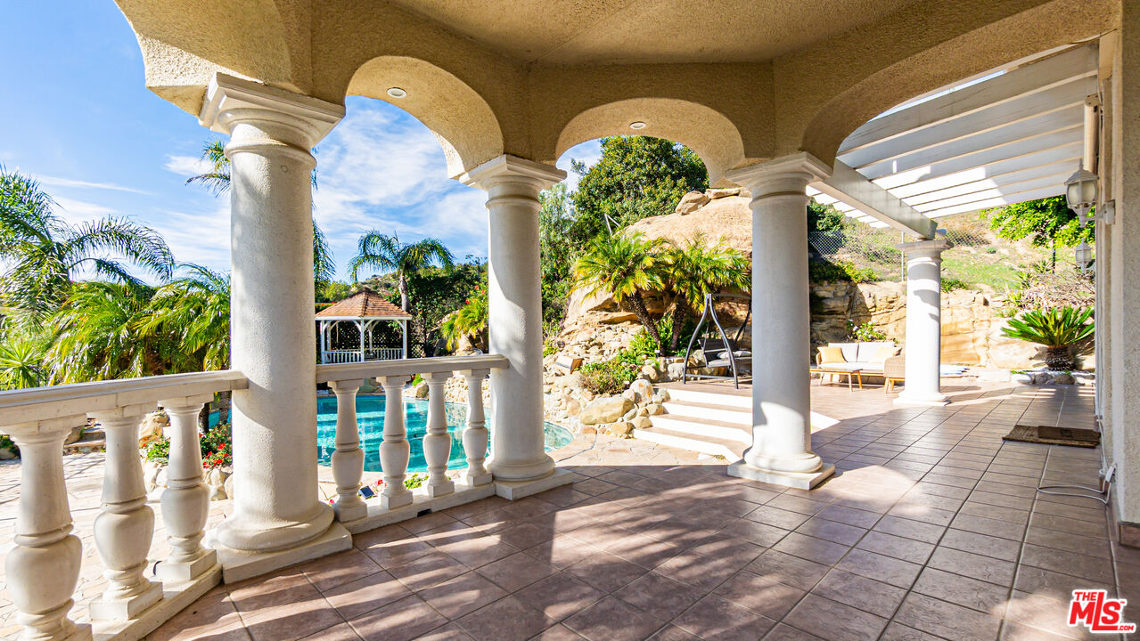 7449 Studio Road Canoga Park, CA 91304 - Photo 44 of 68