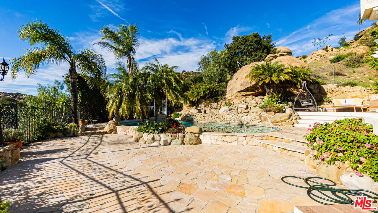 7449 Studio Road Canoga Park, CA 91304 - Photo 48 of 68