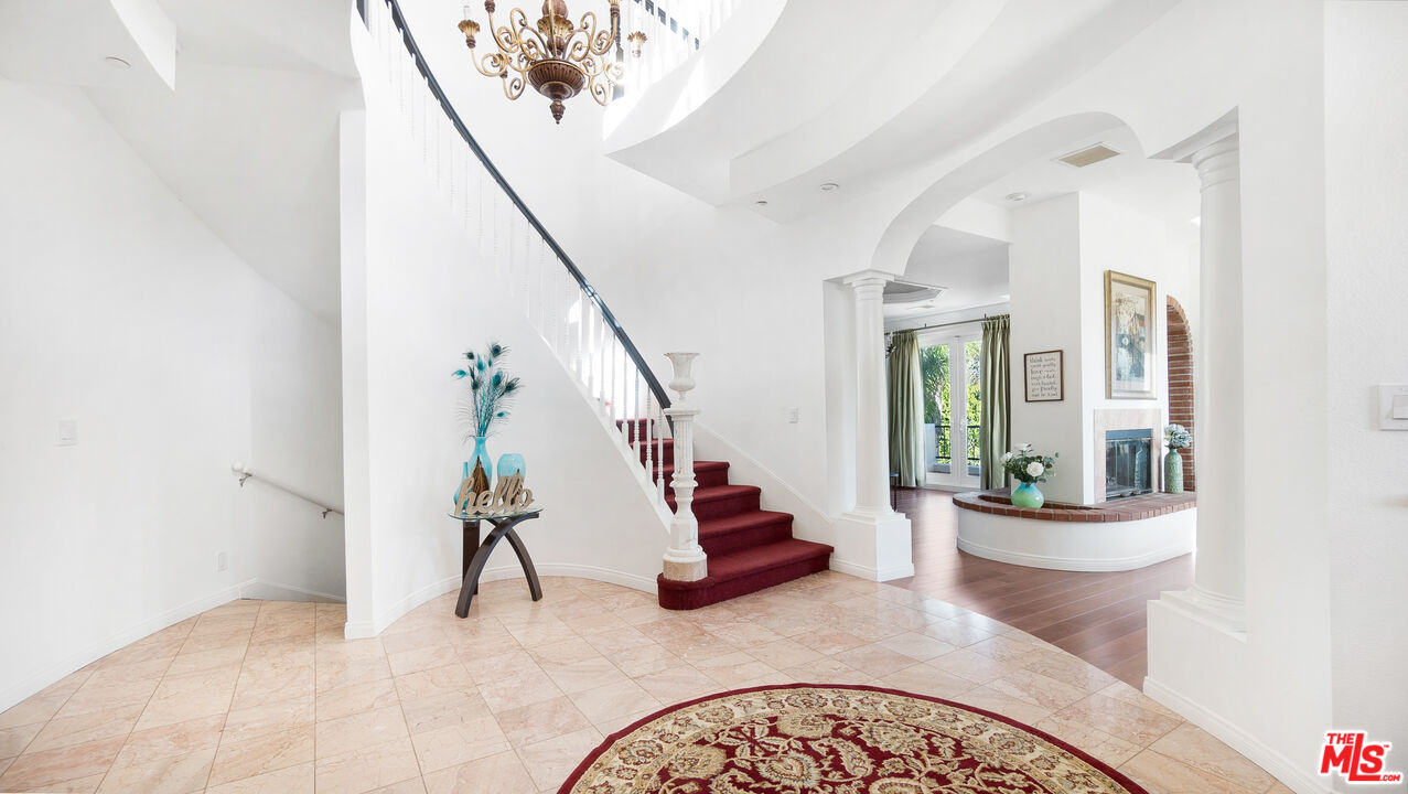 7449 Studio Road Canoga Park, CA 91304 - Photo 5 of 68