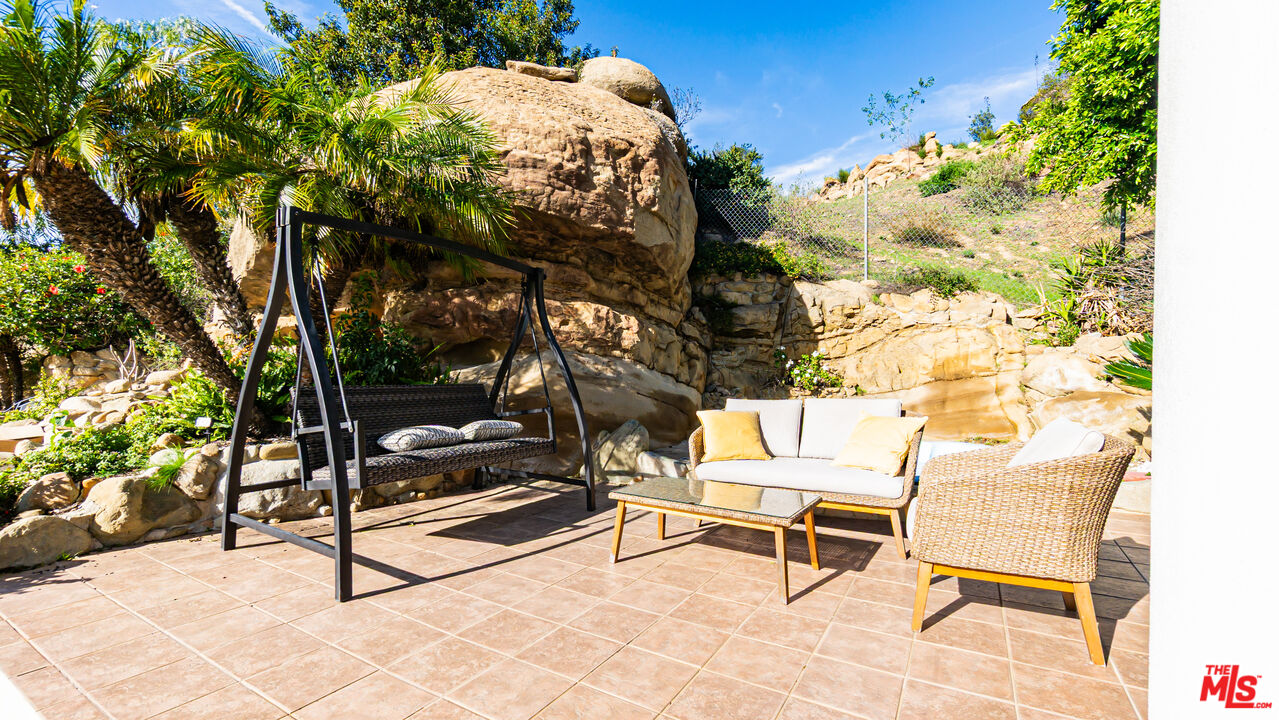 7449 Studio Road Canoga Park, CA 91304 - Photo 51 of 68