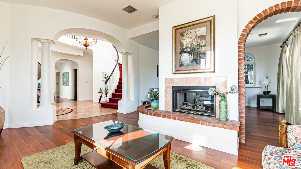 7449 Studio Road Canoga Park, CA 91304 - Photo 9 of 67