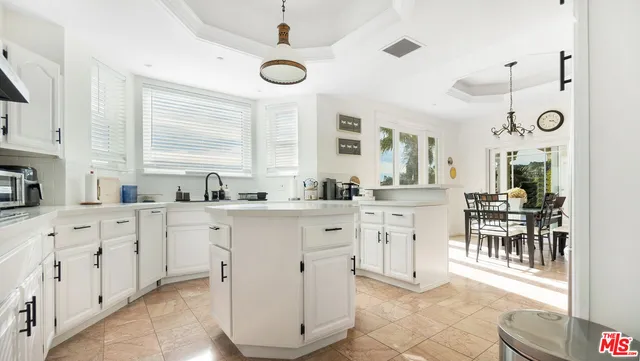 $3,995,000 | 7449 Studio Road, Canoga Park, CA 91304