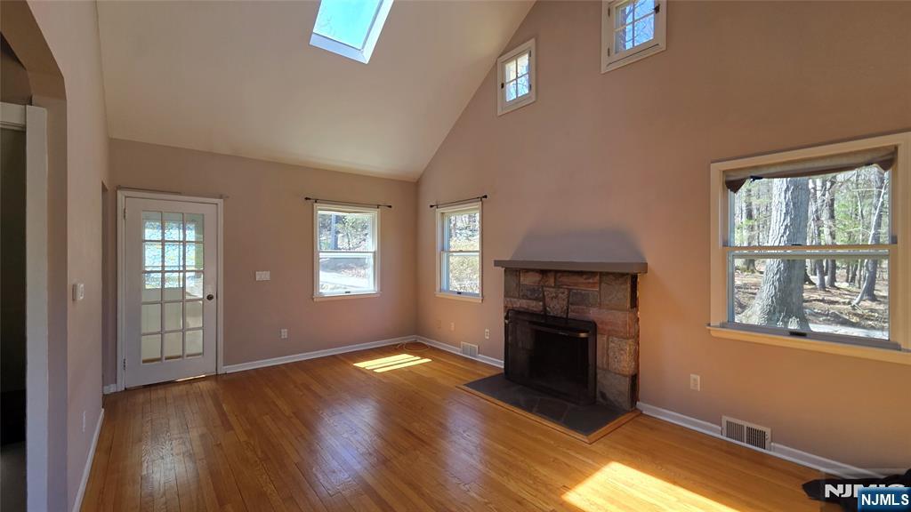 195 Snake Den Road Bloomingdale, NJ 07465 - Photo 4 of 11