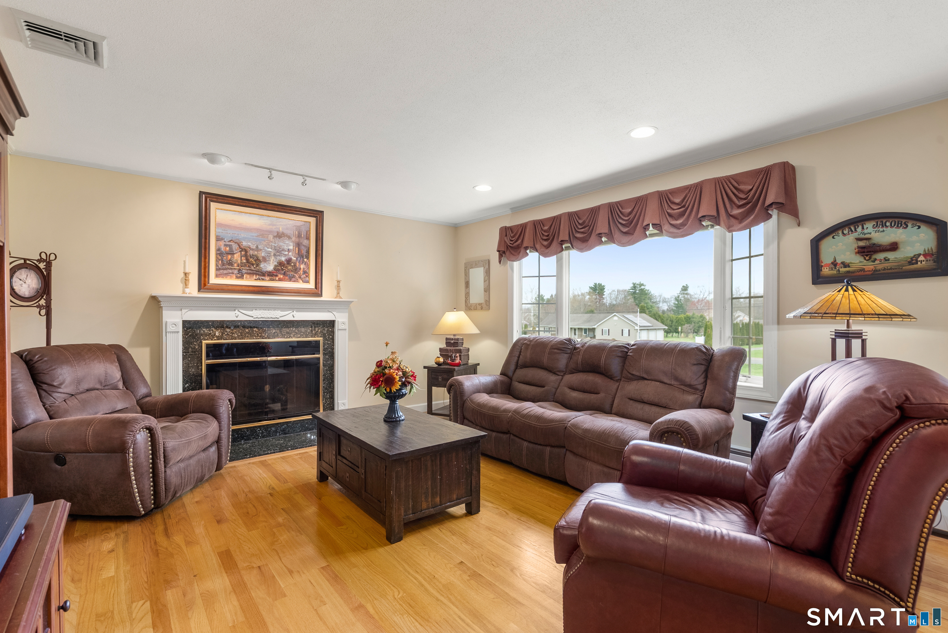 216 Wells Road East Windsor, CT 06088 - Photo 9 of 40 Main Living Room