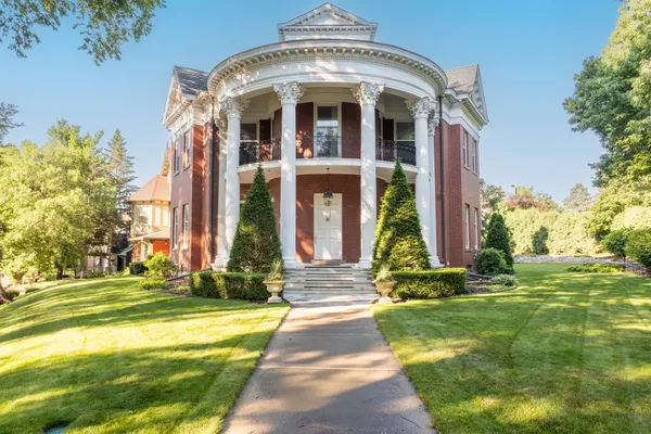 $1,695,000 | 1203 Mt Curve Avenue, Minneapolis, MN 55403