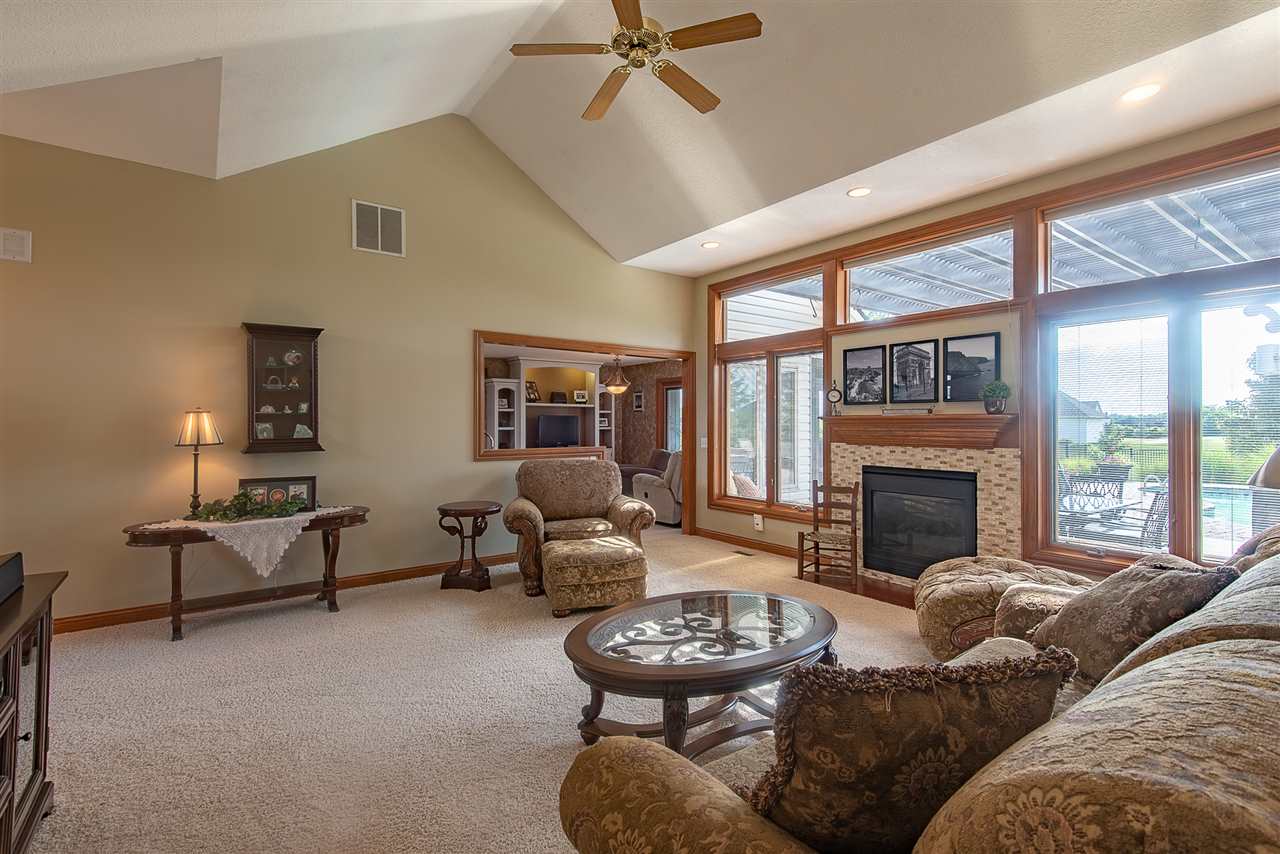 207 Hunters Ridge Auburn, IN 46706 - Photo 4 of 36 Gallery Image 4
