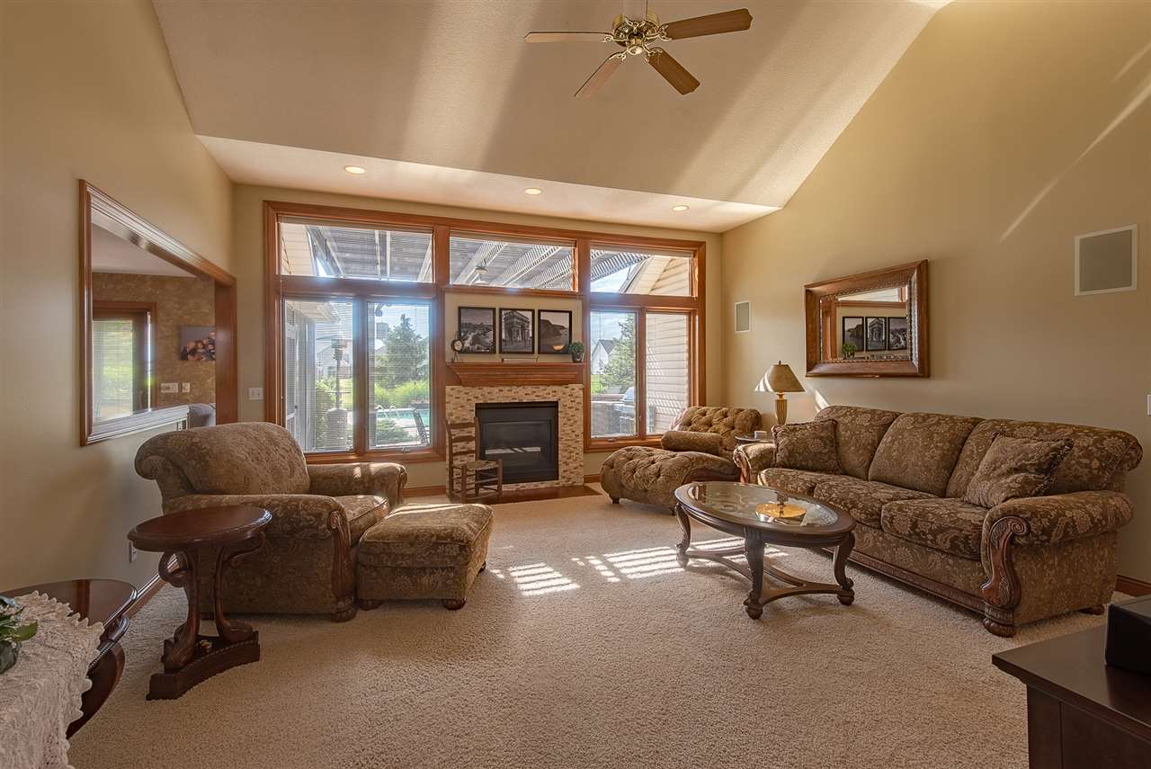 207 Hunters Ridge Auburn, IN 46706 - Photo 5 of 36 Gallery Image 5