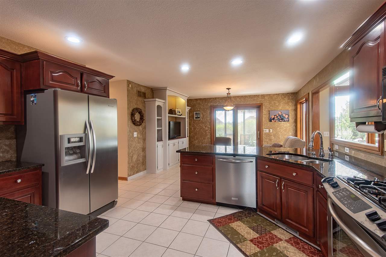 207 Hunters Ridge Auburn, IN 46706 - Photo 8 of 36 Gallery Image 8