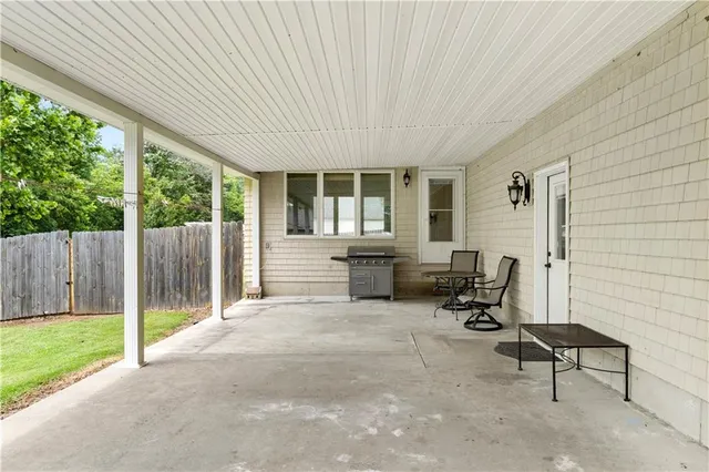 $279,999 | 12590 East Osage Nation Road, Nevada, MO 64772