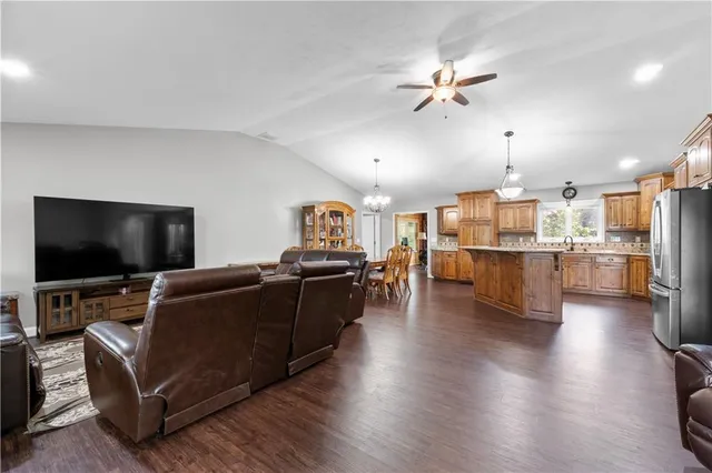 $279,999 | 12590 East Osage Nation Road, Nevada, MO 64772