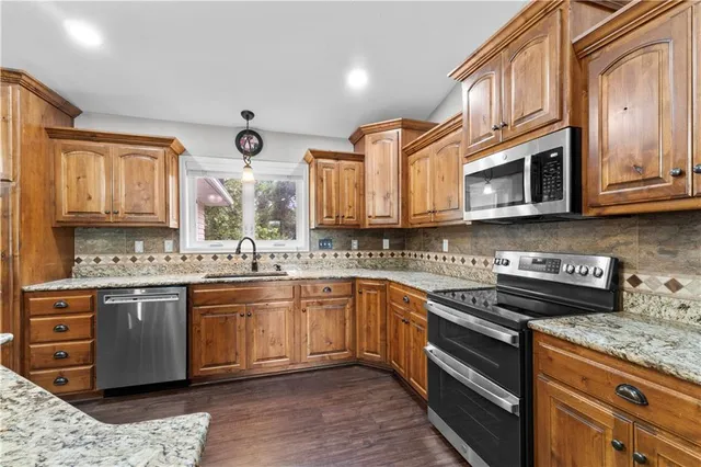 $279,999 | 12590 East Osage Nation Road, Nevada, MO 64772