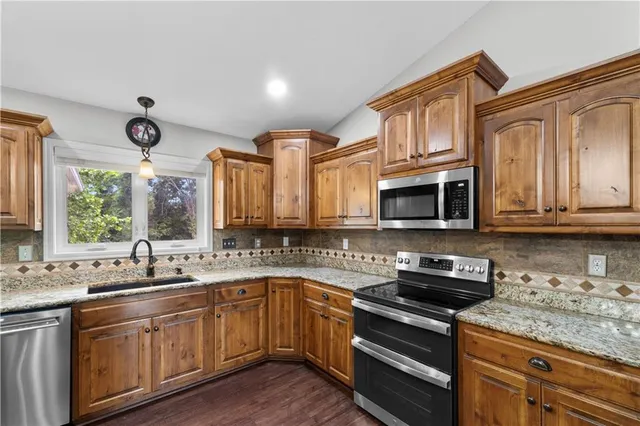 $279,999 | 12590 East Osage Nation Road, Nevada, MO 64772