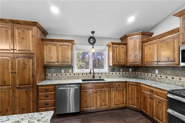 $279,999 | 12590 East Osage Nation Road, Nevada, MO 64772