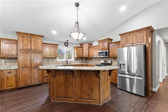 $279,999 | 12590 East Osage Nation Road, Nevada, MO 64772