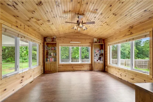 $279,999 | 12590 East Osage Nation Road, Nevada, MO 64772