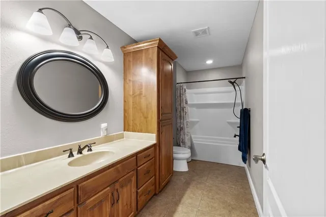 $279,999 | 12590 East Osage Nation Road, Nevada, MO 64772