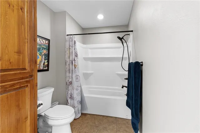 $279,999 | 12590 East Osage Nation Road, Nevada, MO 64772