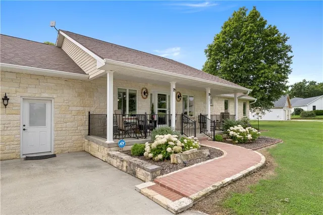 $279,999 | 12590 East Osage Nation Road, Nevada, MO 64772