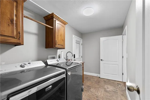 $279,999 | 12590 East Osage Nation Road, Nevada, MO 64772