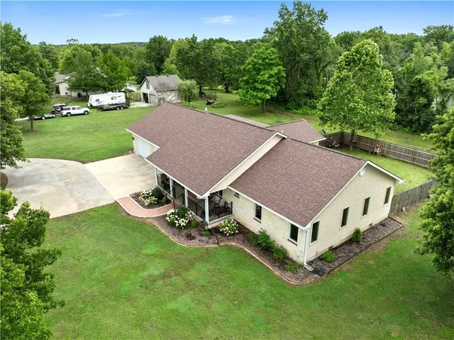 $279,999 | 12590 East Osage Nation Road, Nevada, MO 64772