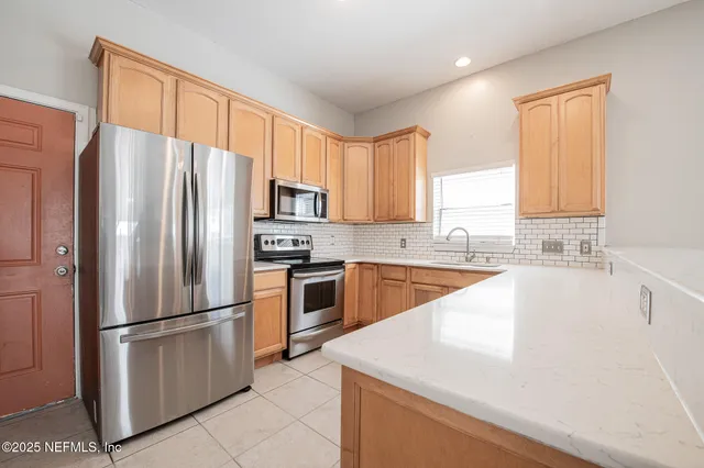 $3,000 | 821 6th Avenue South, Jacksonville Beach, FL 32250