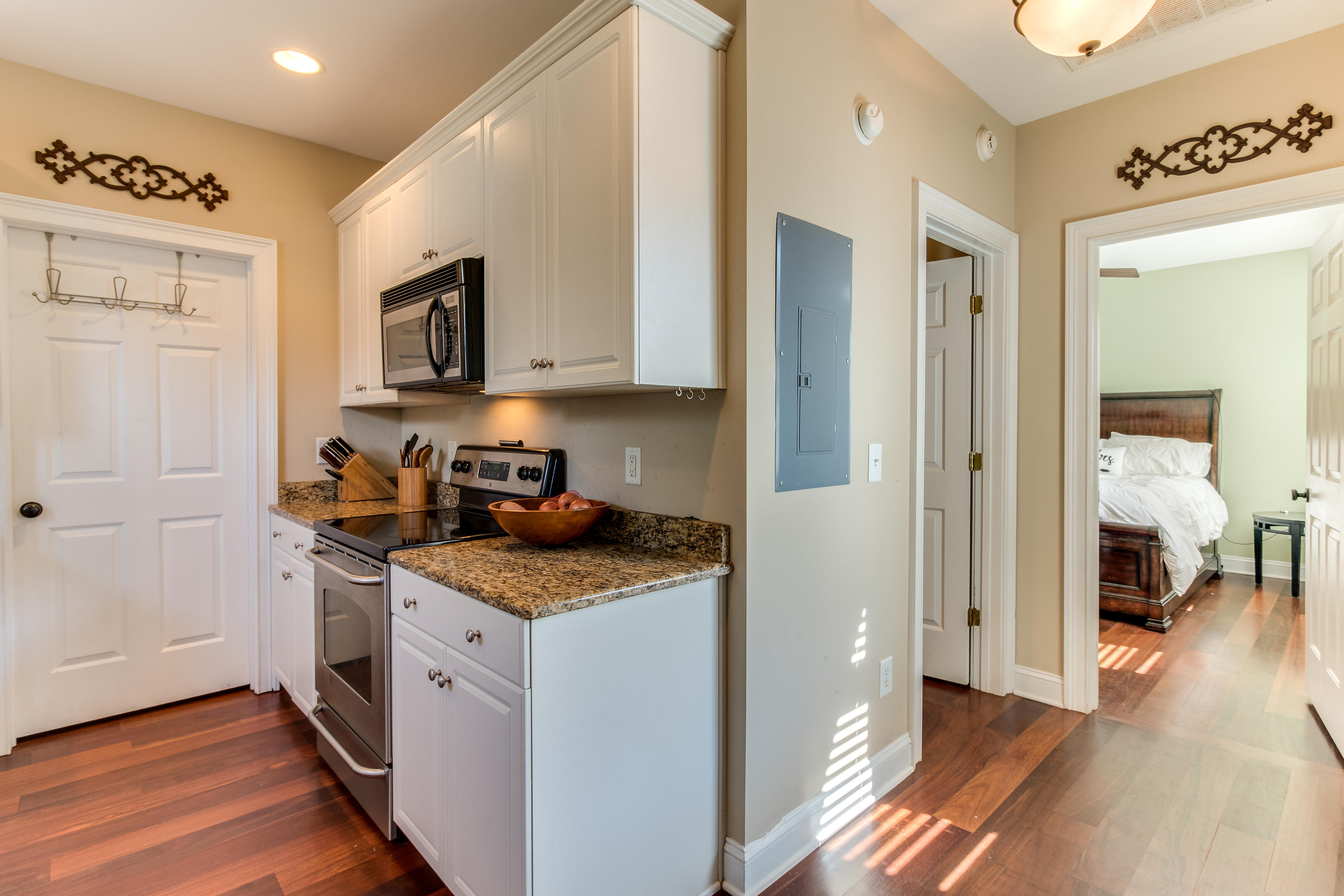 590 Rutledge Avenue, Unit C Charleston, SC 29403 - Photo 12 of 23 11--FULL