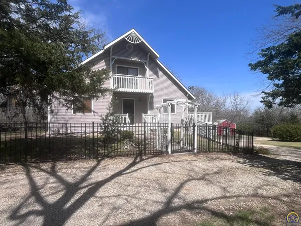 $495,000 | 6024 Southeast Stubbs Road, Tecumseh, KS 66542