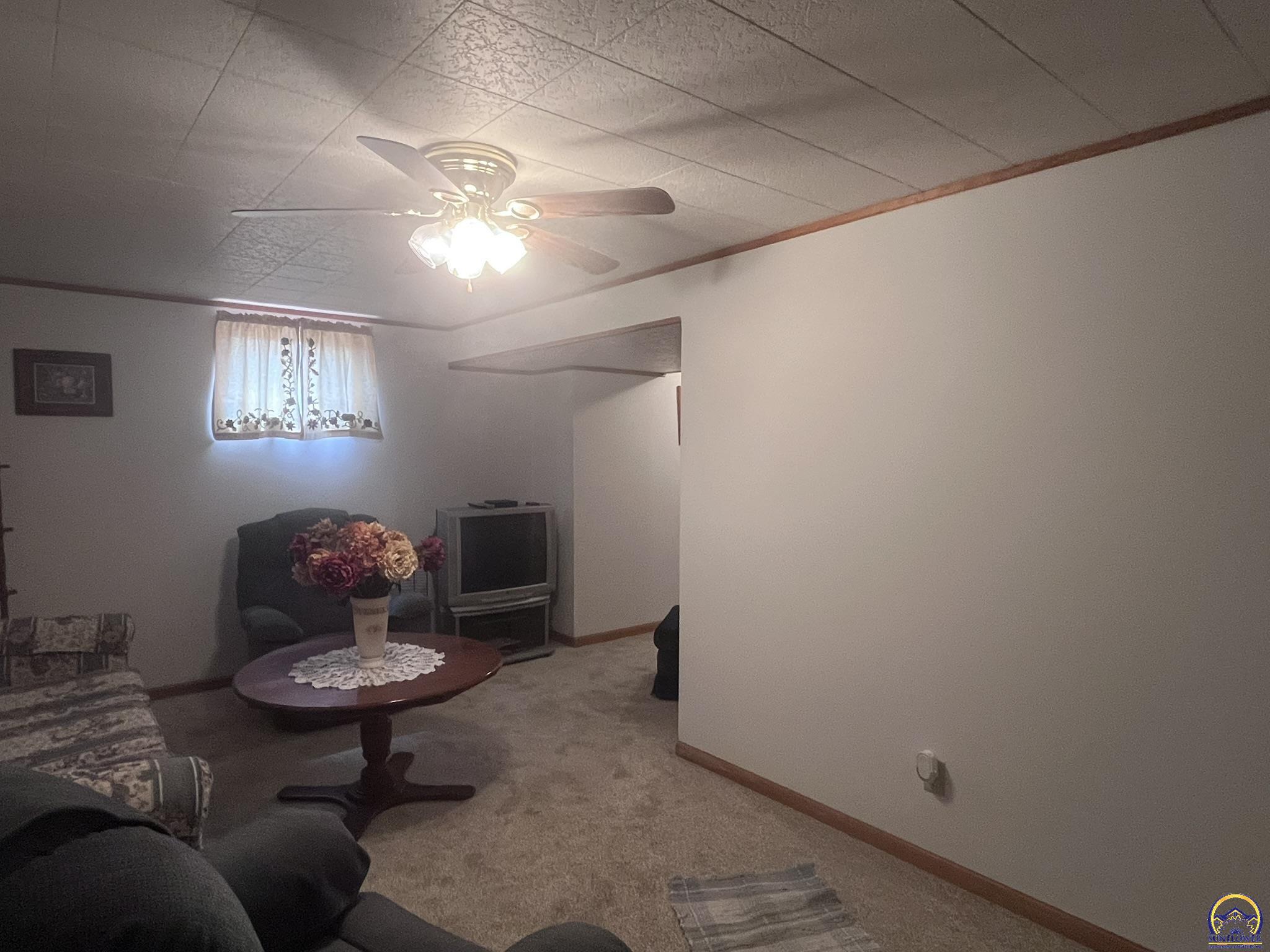 6024 Southeast Stubbs Road Tecumseh, KS 66542 - Photo 17 of 38