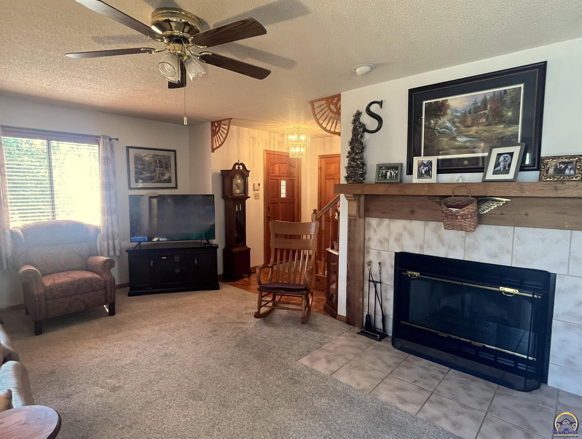 6024 Southeast Stubbs Road Tecumseh, KS 66542 - Photo 3 of 38