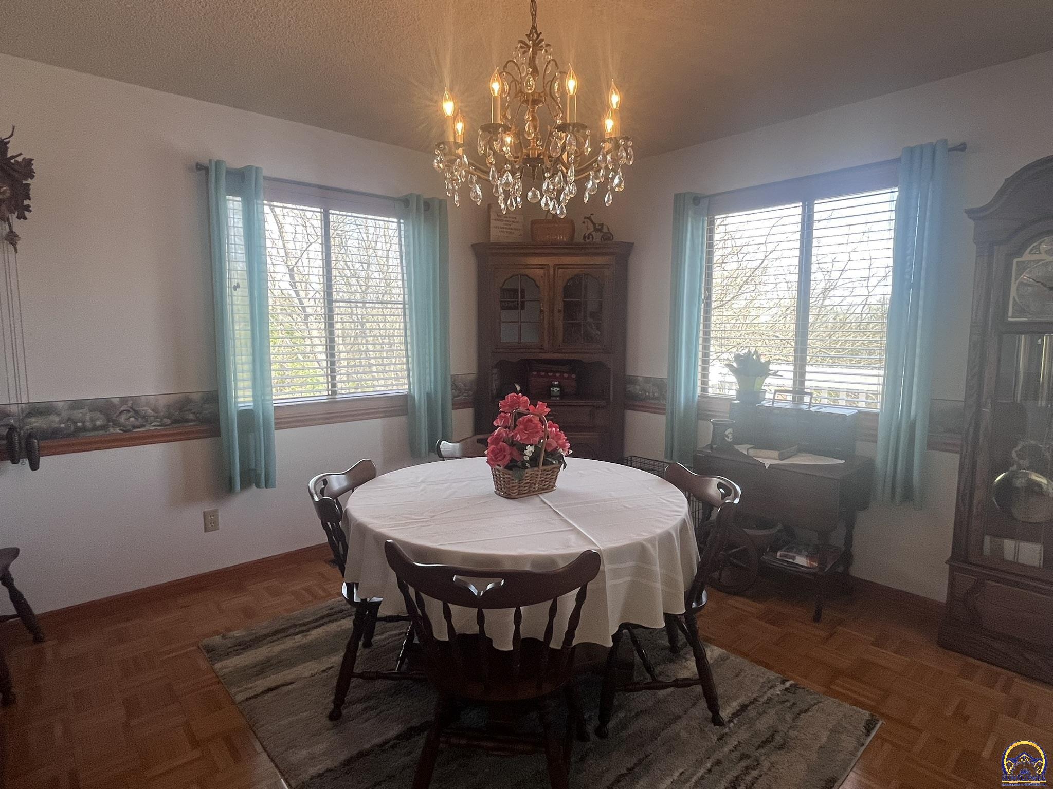 6024 Southeast Stubbs Road Tecumseh, KS 66542 - Photo 4 of 38