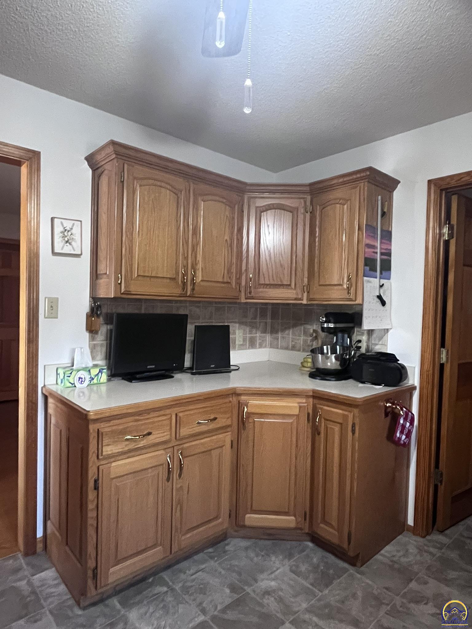 6024 Southeast Stubbs Road Tecumseh, KS 66542 - Photo 6 of 38