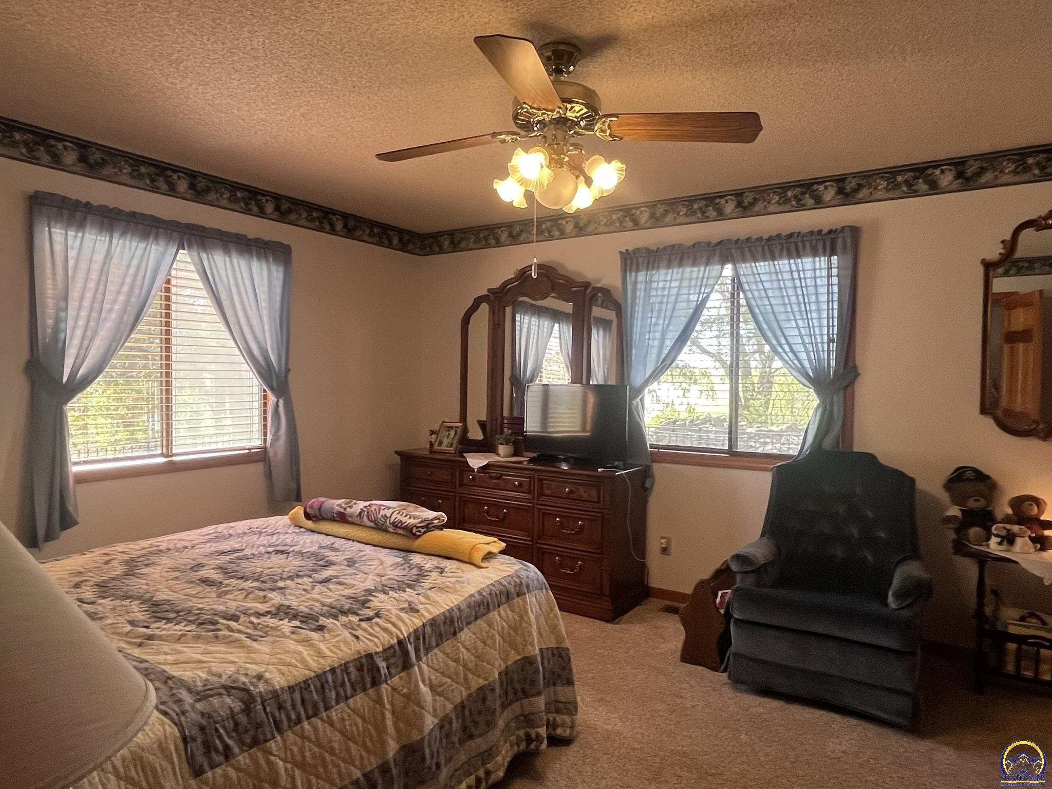 6024 Southeast Stubbs Road Tecumseh, KS 66542 - Photo 7 of 38