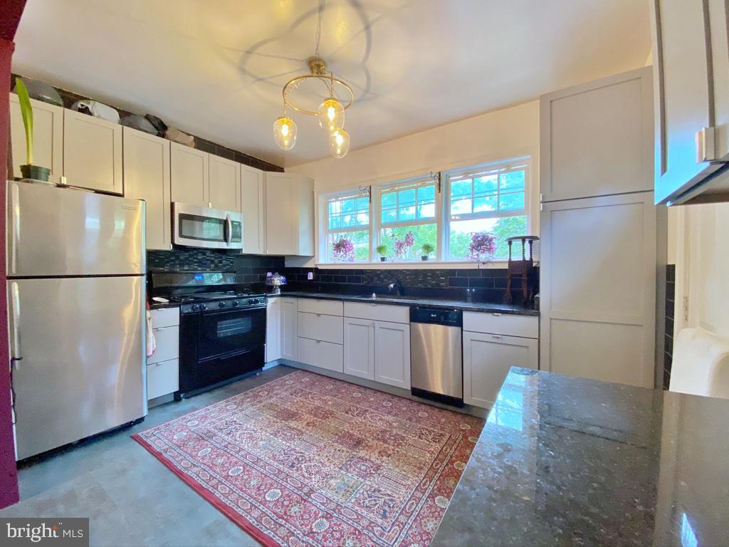 5117 Decatur Street Hyattsville, MD 20781 - Photo 9 of 23 Gallery Image 9