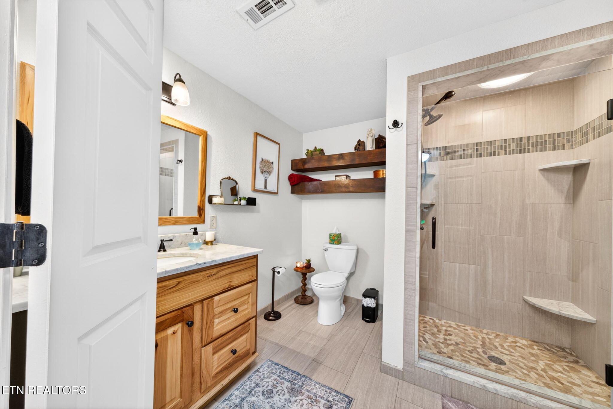 511 Lower River Road Decatur, TN 37322 - Photo 41 of 51 Main Bathroom