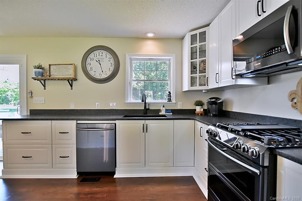 1616 Jim McCarter Road Clover, SC 29710 - Photo 10 of 36 Gallery Image 10