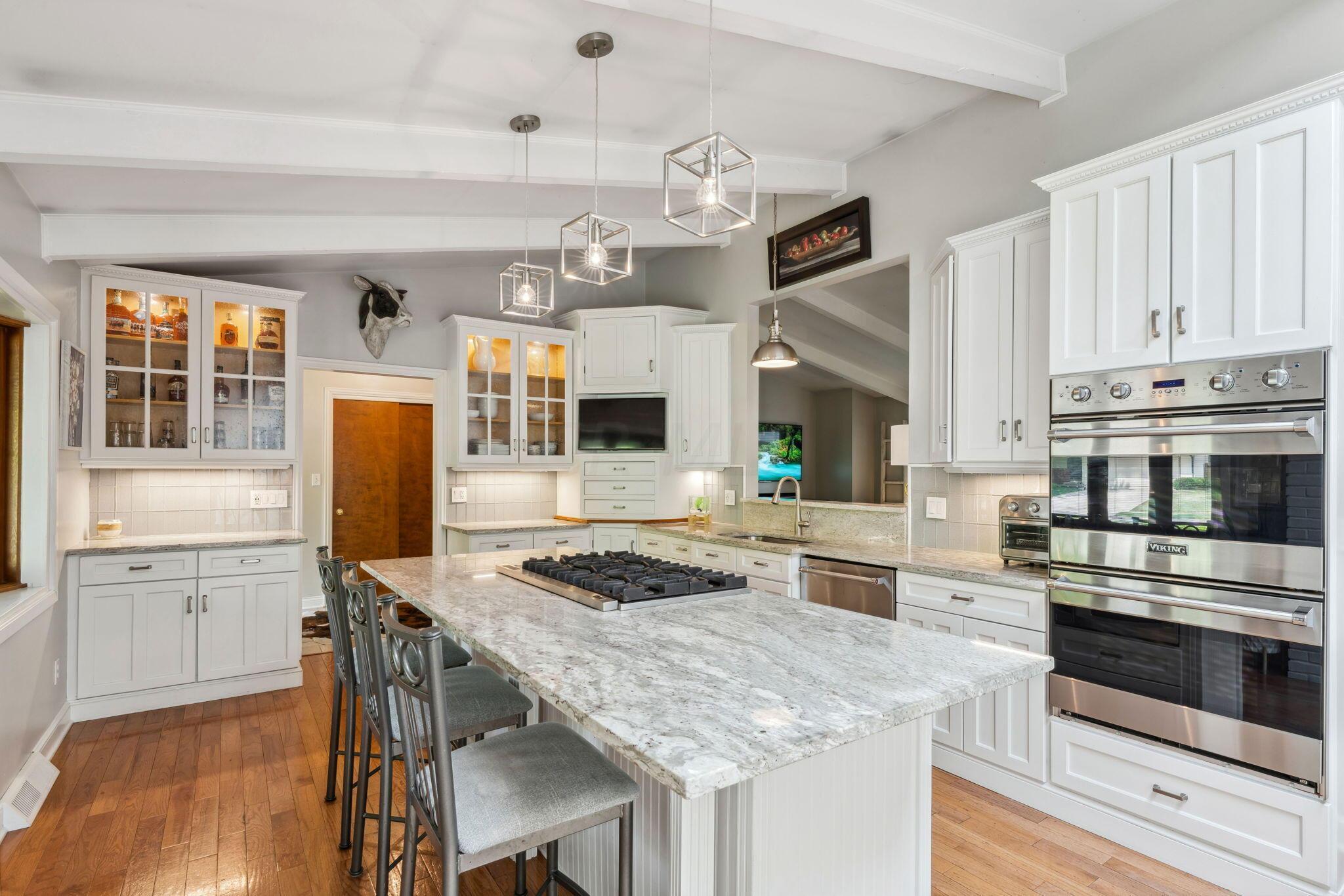 4103 Winfield Road Columbus, OH 43220 - Photo 29 of 91 Kitchen