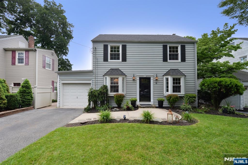 418 Burlington Road Paramus, NJ 07652 - Photo 1 of 30