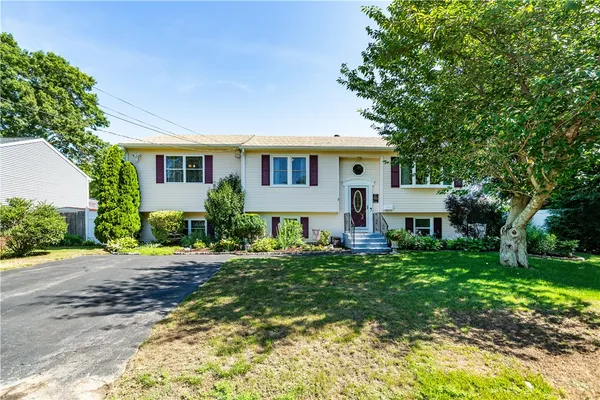 $619,900 | 3 Glendale Avenue, Warwick, RI 02889