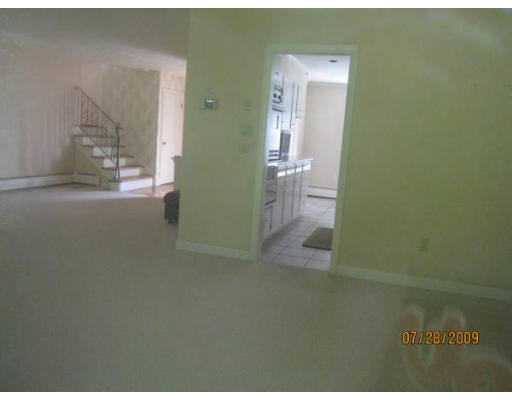 5 Meadowbrook Road Worcester, MA 01609 - Photo 3 of 4 Gallery Image 3